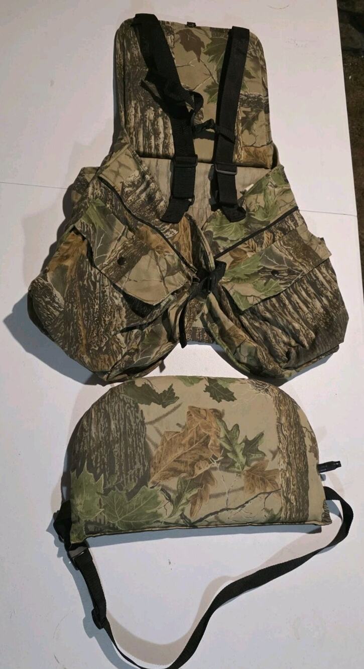 Hunters Specialties Camo Duck Hunting Vest Game Bag w/ Seat Cushion USA